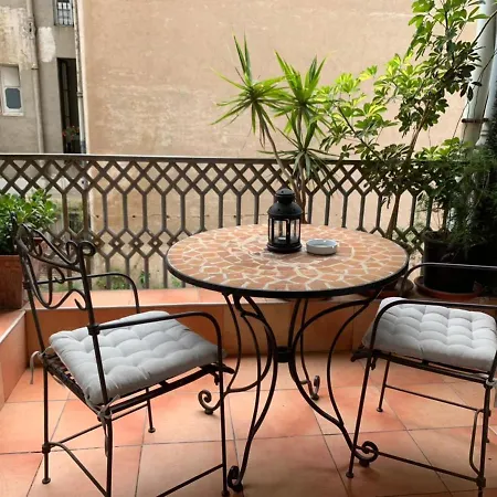 Casa Consell Gran Via, Guest house