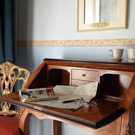 Casa Consell Gran Via, 2*